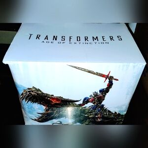 Transformers: Age of Extinction limited edition showcase Statue